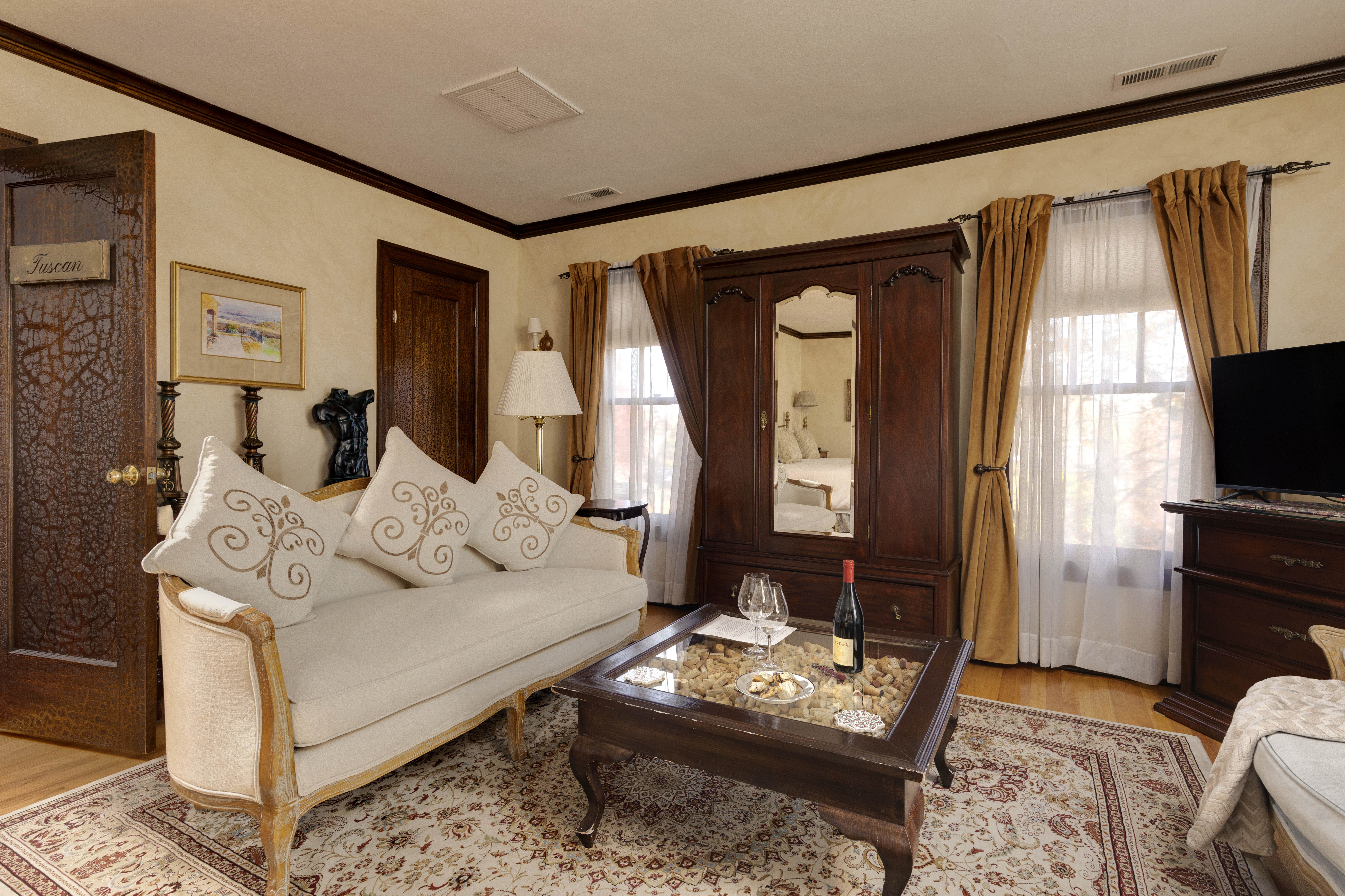 Tuscan Suite with California King Bed Gas Fireplace \u0026 Private Bath, image size:6720x4480