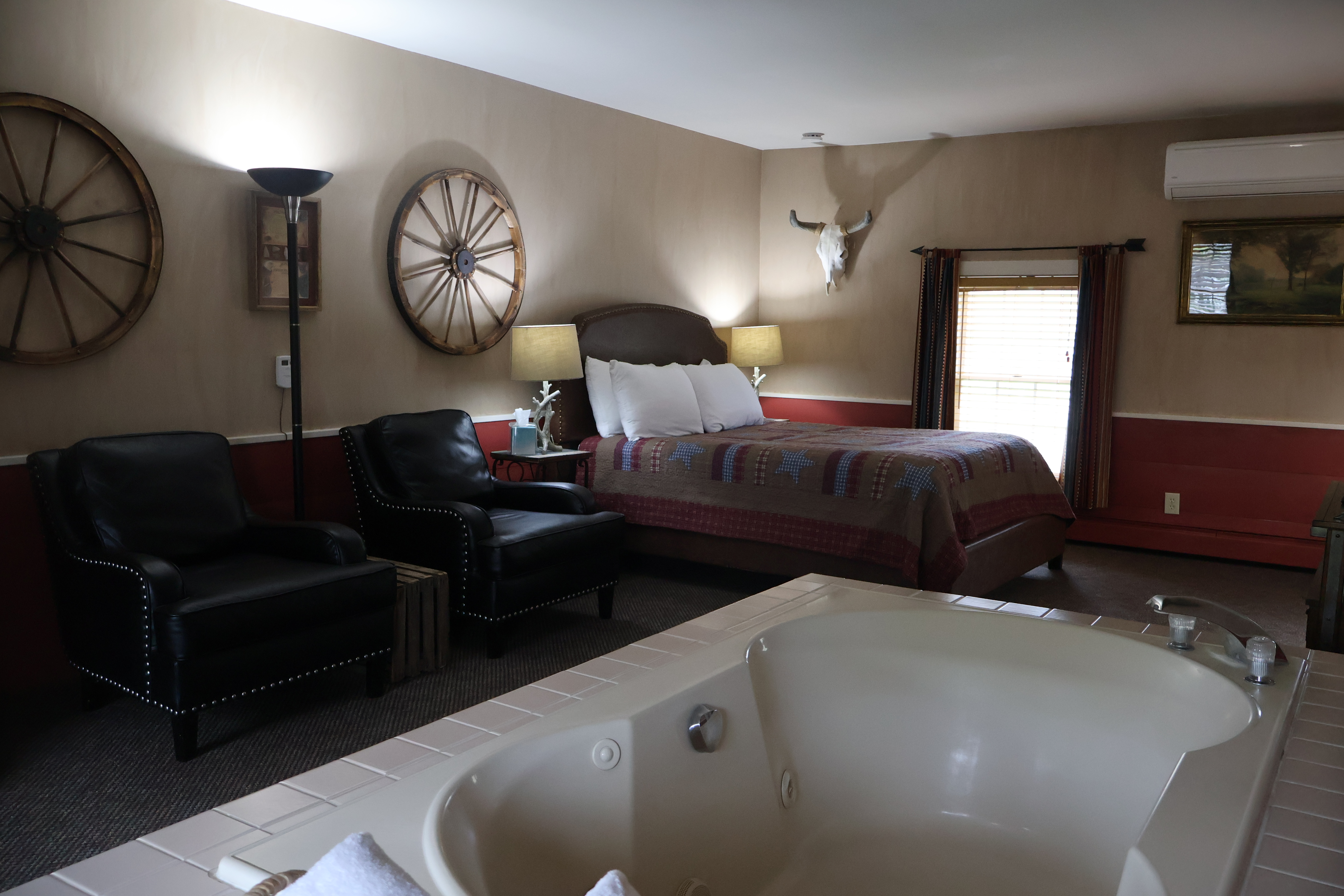 【R&B】room service Hotel Room – Beaver Run Resort and Conference Center
